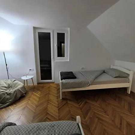 Holiday home Vikendica Mir *