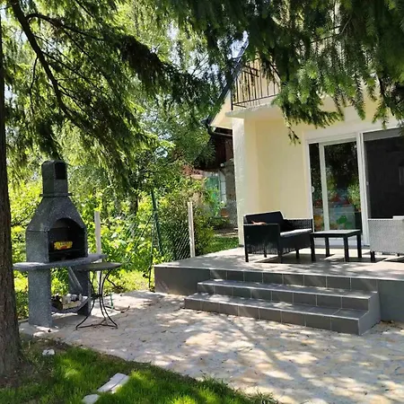 Vikendica Mir Holiday home *